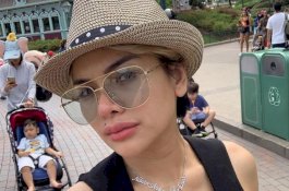 Dekat dengan Bule Prancis, Nikita Mirzani Diberi Cincin Peninggalan