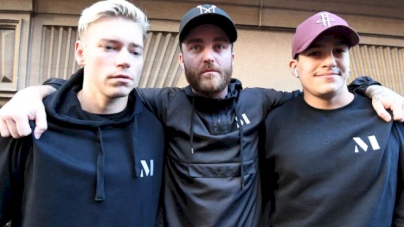 Lee Cuthbert (kiri), Paul O'Shaughnessy dan Alex Roberts (Sydney Morning Herald)