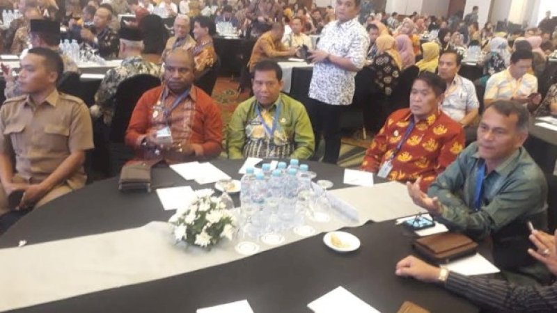Bupati Bulukumba, AM Sukri A Sappewali (kedua dari kanan)