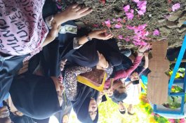 Isak Tangis Keluarga Iringi Pemakaman Briptu Hedar