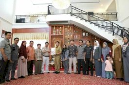 Ketua KPU Bantaeng Serahkan Dokumen Hasil Penetapan DPRD Terpilih ke Bupati