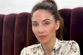 Tak Mau Diperas, Komedian Cantik Ini Unggah Foto Telanjang Dadanya di Medsos