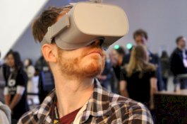 Maskapai ini Mulai Menguji VR untuk Penumpang Kelas Satu