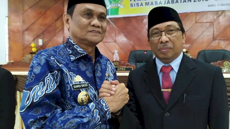 Nasruddin AM (Kanan) bersama Bupati Barru, Suardi Saleh.