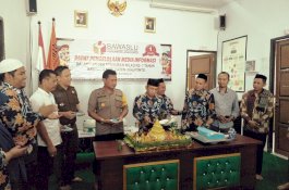 Bawaslu Jeneponto Gelar Syukuran, Ustaz Ini Ingatkan Dua Ayat tentang Pengawasan