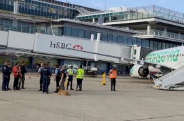 Ancam Serang Penumpang, Pria Bawa Pisau Buat Bandara di Paris Heboh