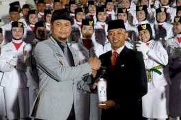 Bupati Gowa Ajak Paskibra Kurangi Sampah Plastik