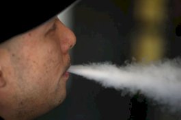 Belasan Anak Muda yang Doyan Vaping di AS Mendadak Sakit Paru-paru Parah