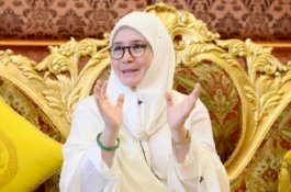 Kisah Permaisuri Malaysia Dipanggil Kakak oleh Penjual Ponsel 