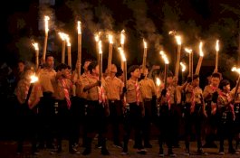 Kobaran Api Pawai Obor pada Upacara Taptu di Gowa, Simbol Semangat yang Menyala