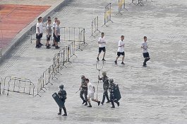 Polisi China Bersiap Gunakan Tongkat Listrik untuk Demonstran Hong Kong