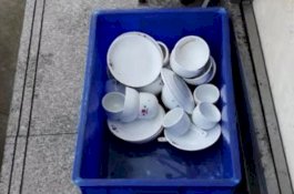 Jorok! Cuci Piring Pakai Air Genangan, 2 Restoran Ditutup