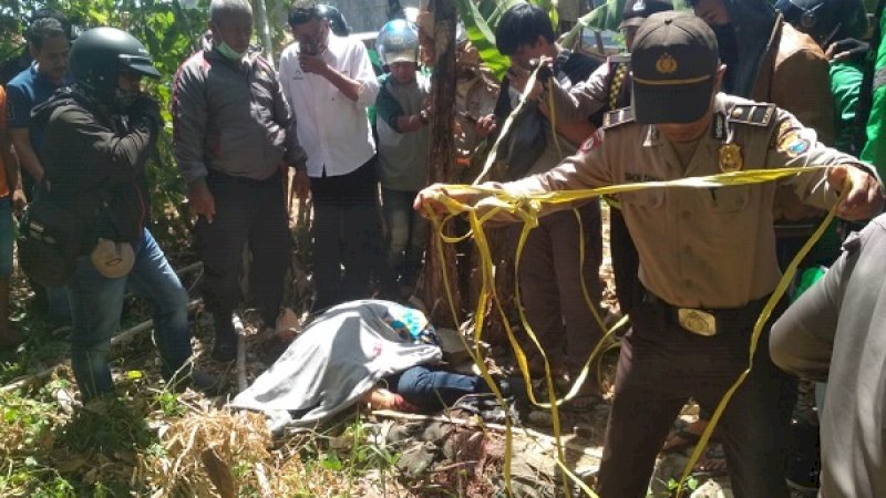 Mayat pria ditemukan di Sungai Tallo, Kecamatan Tamalenrea, Kota Makassar, Sabtu (17/8/2019). 