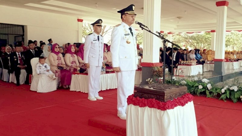 Bupati Jeneponto, Iksan Iskandar menjadi inspektur upacara HUT RI, Sabtu (17/8/2019).