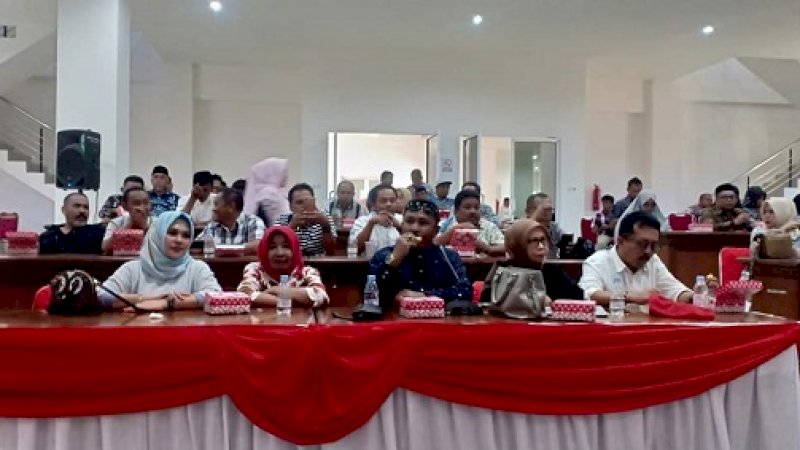 Suasana gedali pelantikan legislator Bulukumba terpilih, Minggu (18/8/2019).
