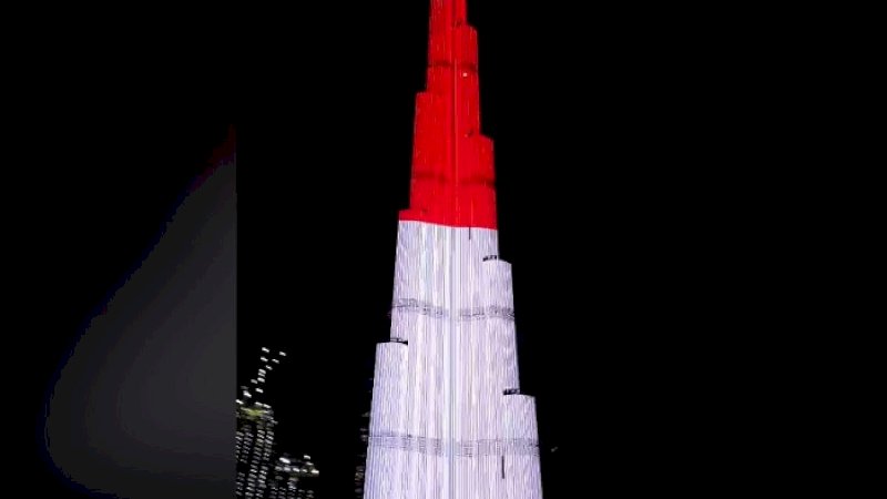 Burj Khalifa berubah jadi merah putih, Sabtu malam (17/8/2019).