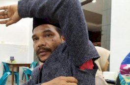 Lerai Saling Dorong Pedemo-Polisi, Anggota DPR Aceh Kena Bogem