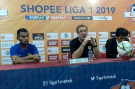 Suporter PSM Nyanyikan Chant Khusus, Robert Lakukan Ini dengan Pemain dan Ofisial Usai Laga