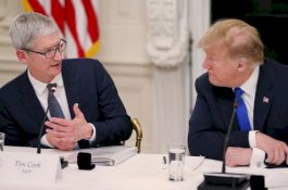 CEO Apple Peringatkan Trump Tentang Tarif China dan Persaingan Samsung