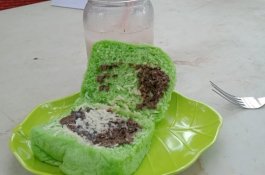 Mau Nikmati Roti Kukus Pandan? Datangki ke Tempat Ini