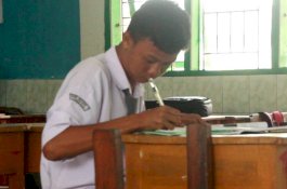 Cerita Hairil Mukminin, Penjual Jalangkote yang Viral Hormat Saat Gladi Upacara 17 Agustus