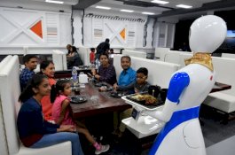 Restoran India Mulai Pekerjakan Robot Pelayan