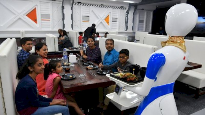 Restoran India Mulai Pekerjakan Robot Pelayan