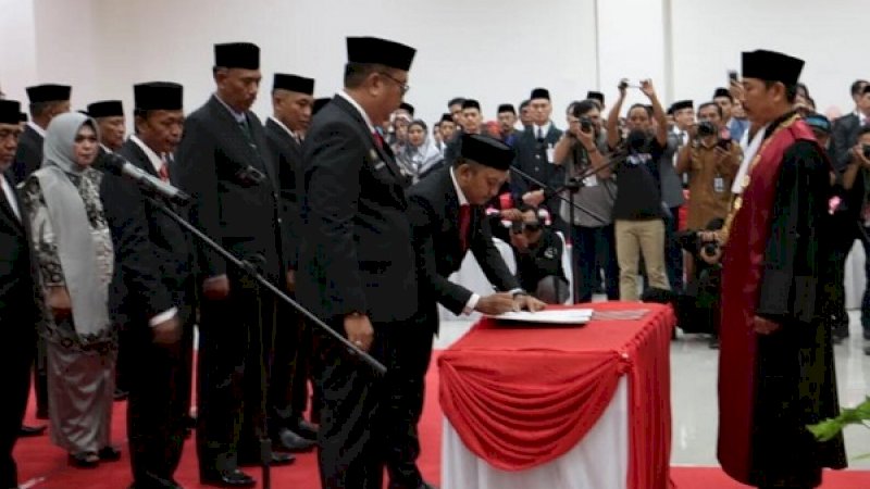Pelantikan 40 anggota DPRD Bulukumba, Senin (19/8/2019). (Foto: Rahmatullah/Rakyatku.com)