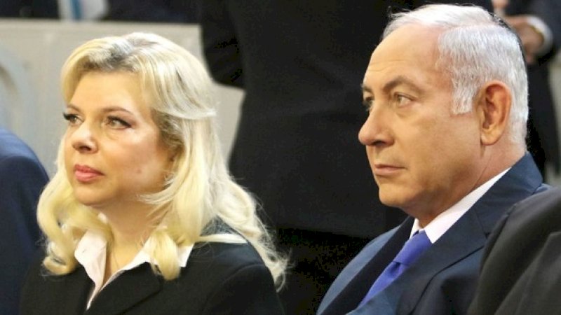 Sara Netanyahu (kiri). (Foto: Los Angeles Times)