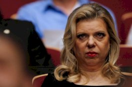 Kesal Tak Disambut oleh Pilot, Istri PM Israel Mencoba Menerobos ke Kokpit