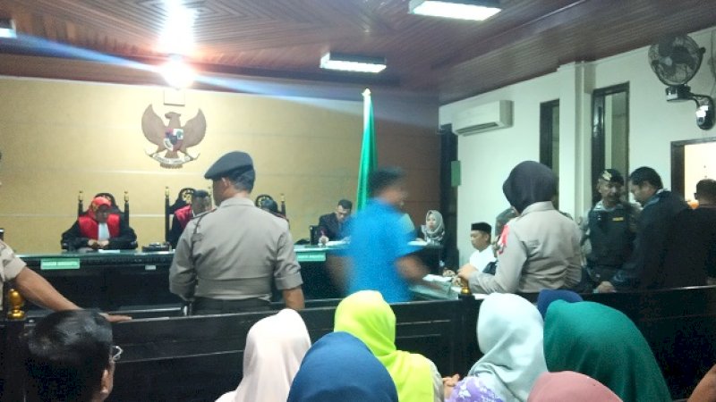 Suasana sidang dengan agenda pemeriksaan saksi di PN Sungguminasa, Gowa, Selasa (20/8/2019).