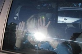 Ayah Asyik Main Game, Anaknya Meninggal Karena Terkunci di Mobil