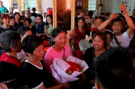 Momen Mengharukan Balita yang Diculik 30 Tahun Lalu Bertemu Orang Tuanya