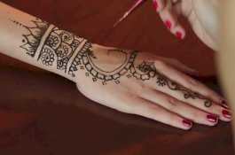 Cara Mudah Menghapus Henna di Kulit