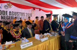 Nurdin Halid Siapkan Beasiswa untuk Wisudawan Terbaik UNM