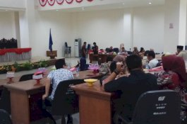 Rapat Kedua DPRD Bulukumba Diwarnai Insiden Kecil