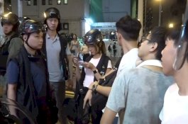 Polwan Atasi Demonstran Hong Kong, Netizen Cari Akun Instagram Hingga Foto yang Bikin 'Gerah'