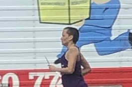 Teror Pisau Wanita Berambut Cepak