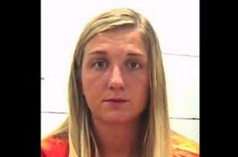 Bu Guru Biologi Birahi Saat Mengajar Anatomi