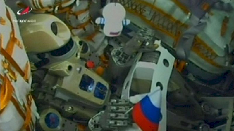 Fedor di dalam kapsul roket Soyuz