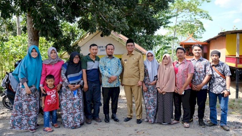 Wakil Gubernur Sulawesi Selatan, Andi Sudirman, di Dusun Binangnge, Desa Kamiri, Kecamatan Balusu, Kabupaten Barru, Jumat (23/8/2019).