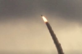 Sebut Pembicaraan dengan AS Tak Berguna, Iran Tembakkan Rudal Baru