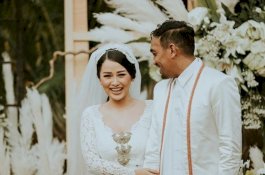 Posting Foto Nikah dengan Glenn Fredly, Mutia Ayu: Forever Love