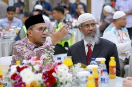 Sepakat Mahathir untuk Tidak Deportasi Zakir Naik, Anwar Ibrahim Sarankan Begini