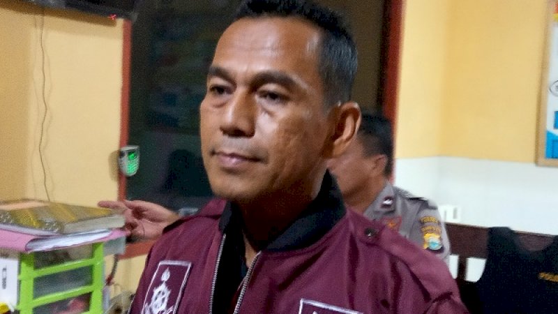 Kapolsek Barombong, AKP Muhammad Hasyim.