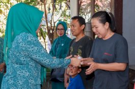 PKK Selayar Ikut Sumbang Korban Kebakaran 