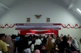 Baru Saja Dilantik, Ketua Sementara DPRD Bantaeng Sudah Pecahkan Meja