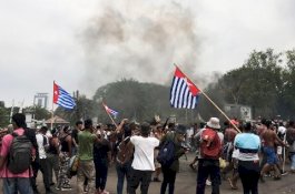 Bintang Kejora Kembali Berkibar di Depan Istana, Hidayat Nurwahid Bilang Begini