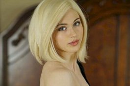 Model Diperas, Jika Tak Bayar Uang Foto Seksinya Akan Dihapus