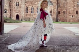 Kedua Kakinya Sudah Diamputasi, Gadis 9 Tahun ini Akan Berjalan di NY Fashion Week